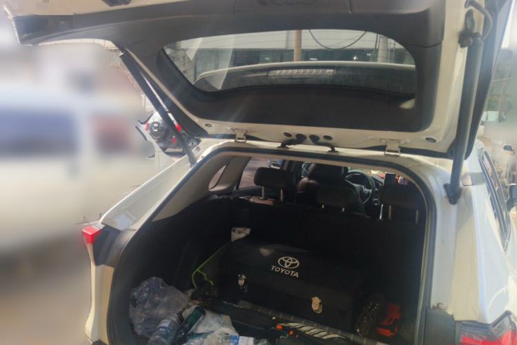 Used Toyota RAV4 2020 2.0L CVT 4x4 Trend Edition Trunk