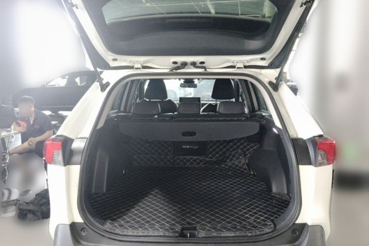 Used Toyota RAV4 2020 2.0L CVT 4x4 Trend Edition Trunk