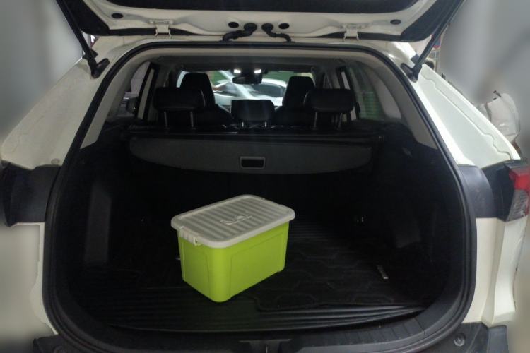 Used Toyota RAV4 2020 2.0L CVT 4x4 Trend Edition Trunk