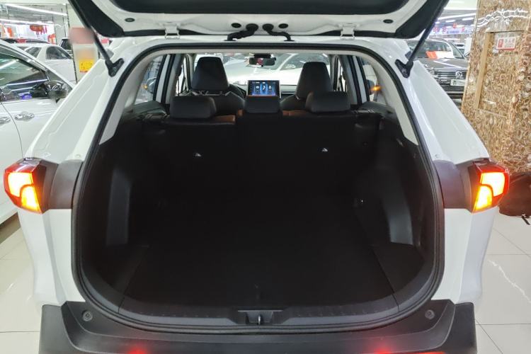 Used Toyota RAV4 2020 2.0L CVT Two-Wheel Drive Fashion PLUS Edition Trunk