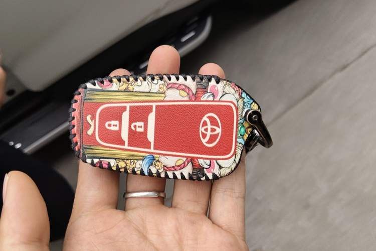 Used Toyota RAV4 2020 2.0L CVT Two-Wheel Drive Fashion Edition Vehicle Key