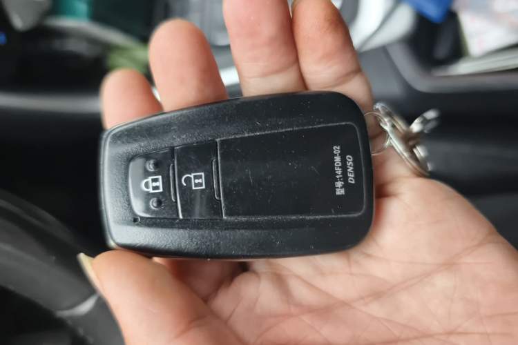 Used Toyota RAV4 2020 2.0L CVT Two-Wheel Drive Fashion PLUS Edition Vehicle Key