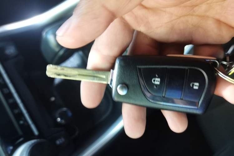 Used Toyota RAV4 2020 2.0L CVT Two-Wheel Drive Urban Edition Vehicle Key