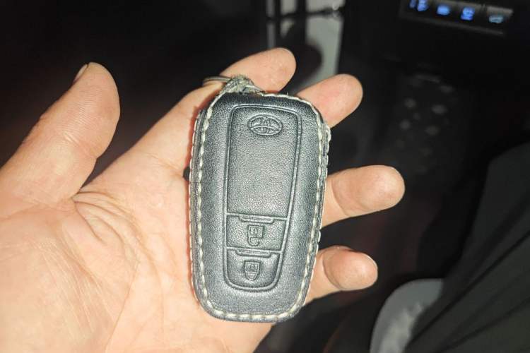 Used Toyota RAV4 2020 2.0L CVT 4x4 Trend Edition Vehicle Key