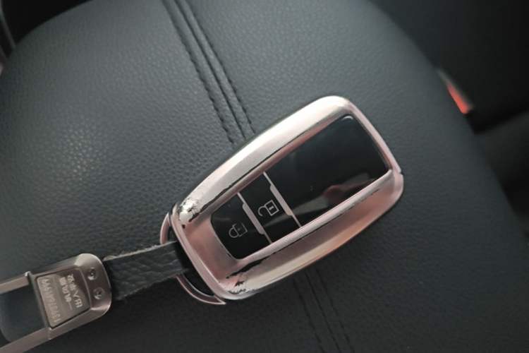 Used Toyota RAV4 2020 2.0L CVT Two-Wheel Drive Prestige Edition Vehicle Key