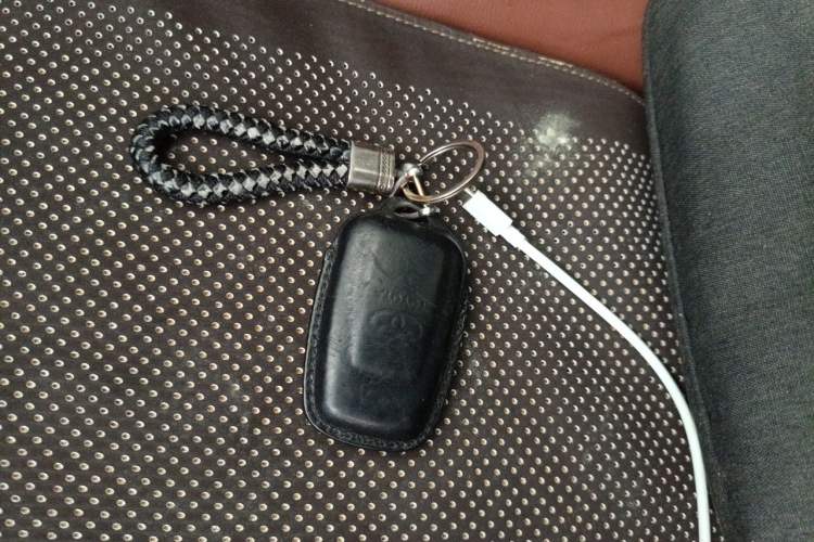 Used Toyota RAV4 2020 2.0L CVT Two-Wheel Drive Fashion Edition Vehicle Key