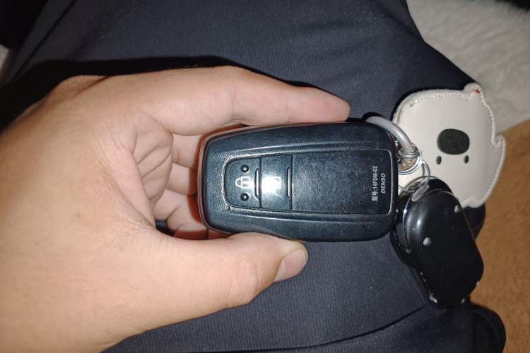 Used Toyota RAV4 2020 2.0L CVT Two-Wheel Drive Prestige Edition Vehicle Key