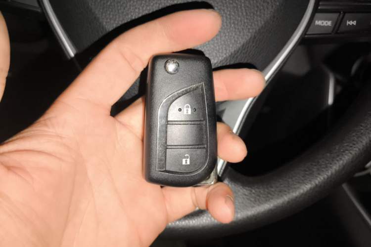 Used Toyota RAV4 2020 2.0L CVT Two-Wheel Drive Urban Edition Vehicle Key