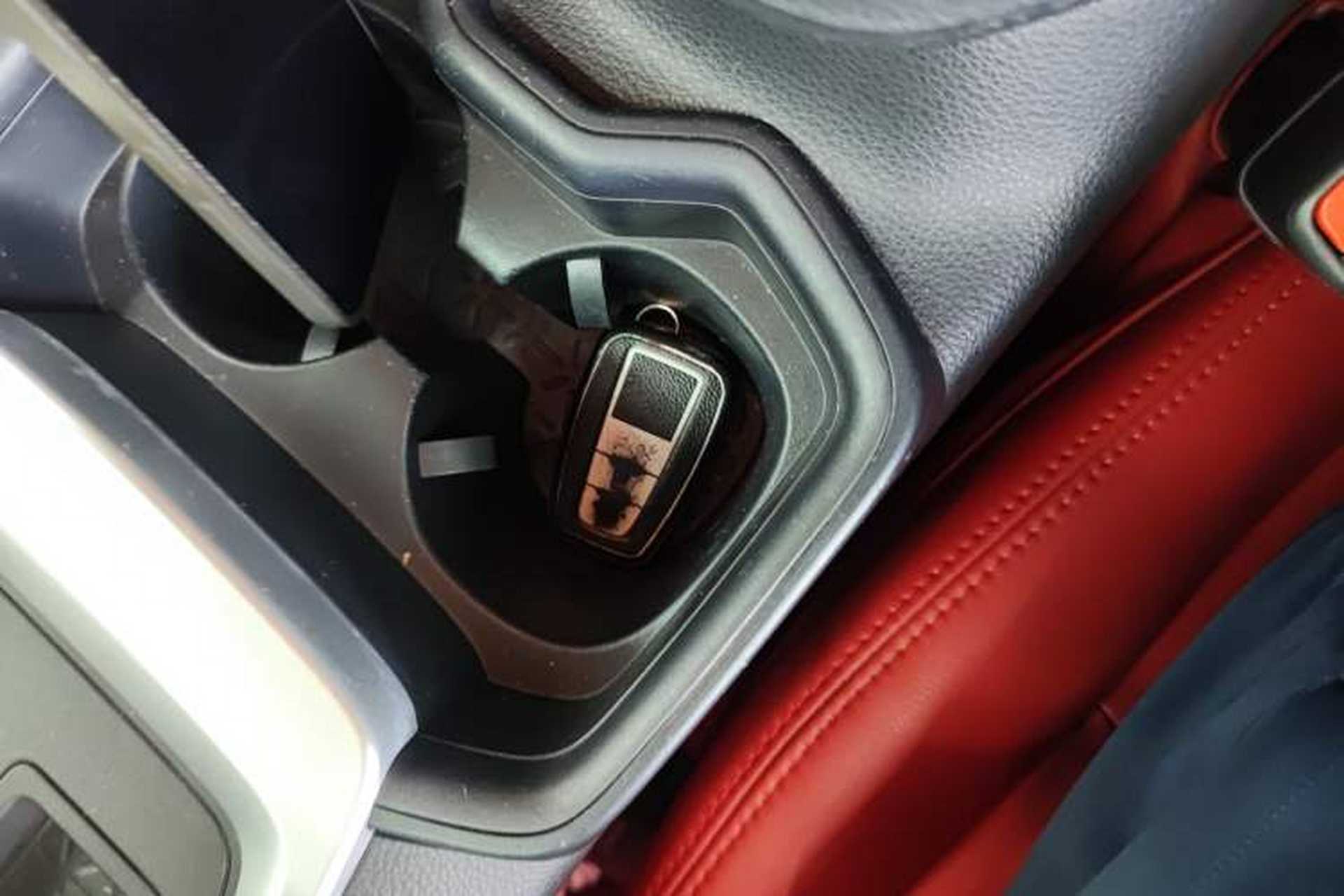 Used Toyota RAV4 2020 2.0L CVT Two-Wheel Drive Fashion Edition Vehicle Key