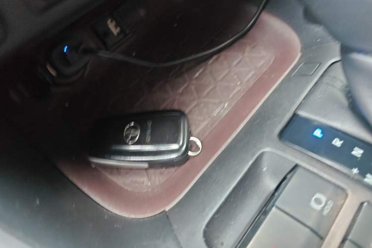 Used Toyota RAV4 2020 2.0L CVT Two-Wheel Drive Prestige Edition Vehicle Key