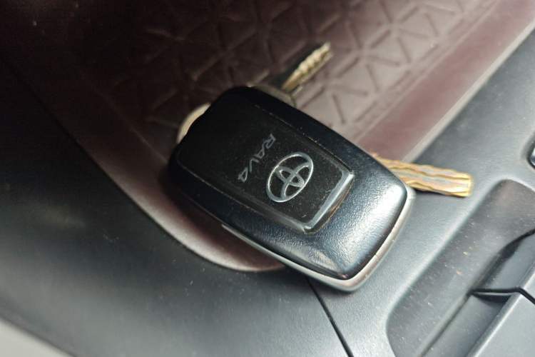 Used Toyota RAV4 2020 2.0L CVT Two-Wheel Drive Prestige Edition Vehicle Key