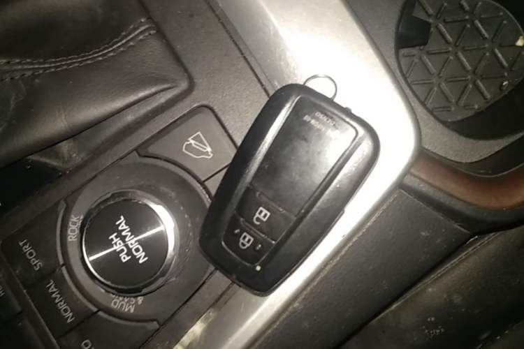 Used Toyota RAV4 2020 2.0L CVT Four-Wheel Drive Prestige Edition Vehicle Key