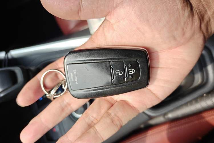 Used Toyota RAV4 2020 Dual-Engine 2.5L E-CVT Four-Wheel Drive Elite Edition Vehicle Key