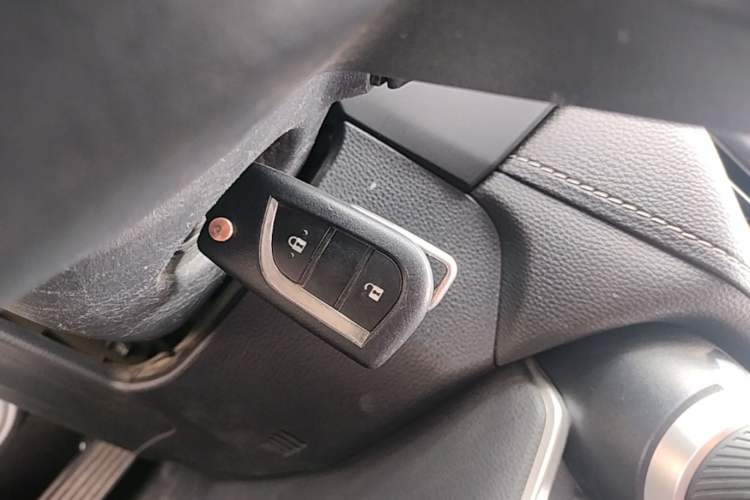 Used Toyota RAV4 2020 2.0L CVT Two-Wheel Drive Urban Edition Vehicle Key