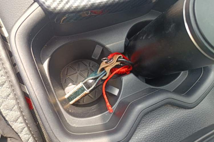 Used Toyota RAV4 2020 2.0L CVT Two-Wheel Drive Fashion Edition Vehicle Key