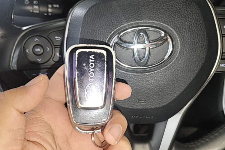 Used Toyota RAV4 2020 2.0L CVT Two-Wheel Drive Fashion PLUS Edition Vehicle Key