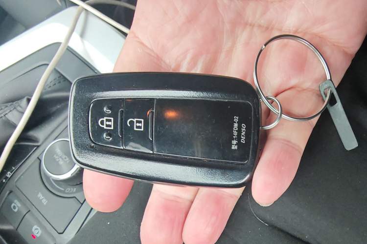 Used Toyota RAV4 2020 Dual-Engine 2.5L E-CVT Four-Wheel Drive Elite Edition Vehicle Key