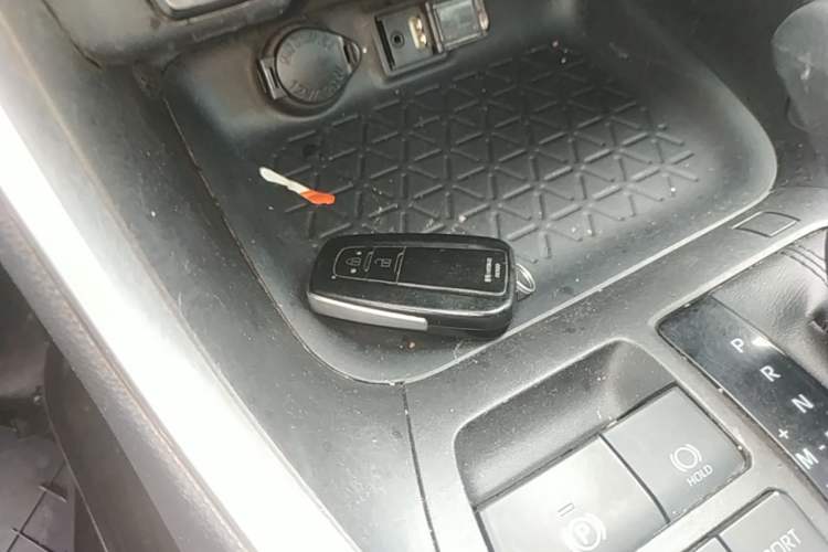 Used Toyota RAV4 2020 2.0L CVT 4x4 Trend Edition Vehicle Key