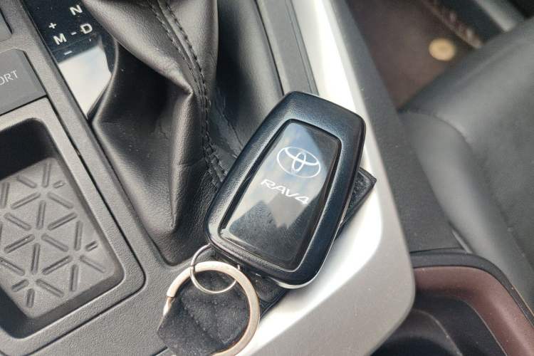 Used Toyota RAV4 2020 2.0L CVT Two-Wheel Drive Prestige Edition Vehicle Key
