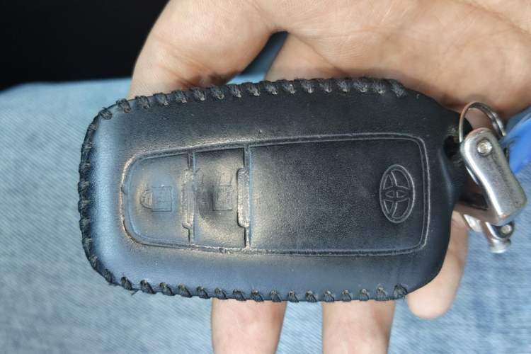 Used Toyota RAV4 2020 2.0L CVT Two-Wheel Drive Fashion Edition Vehicle Key