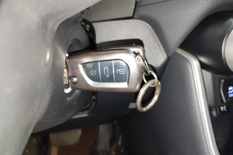 Used Toyota RAV4 2020 2.0L CVT Two-Wheel Drive Urban Edition Vehicle Key