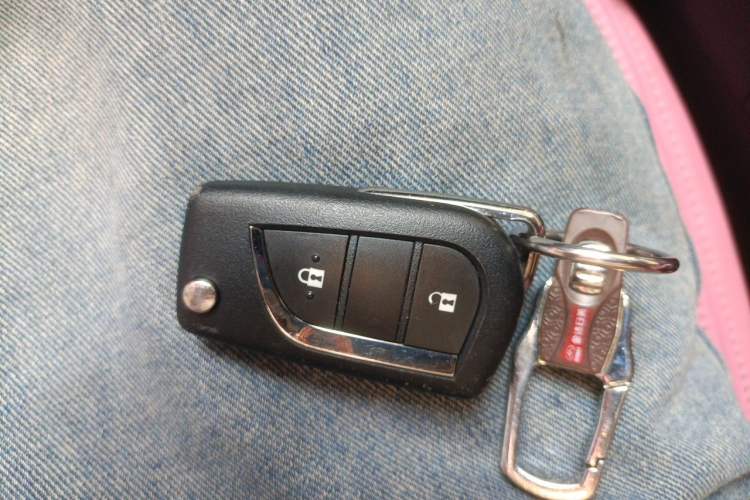 Used Toyota RAV4 2020 2.0L CVT Two-Wheel Drive Urban Edition Vehicle Key