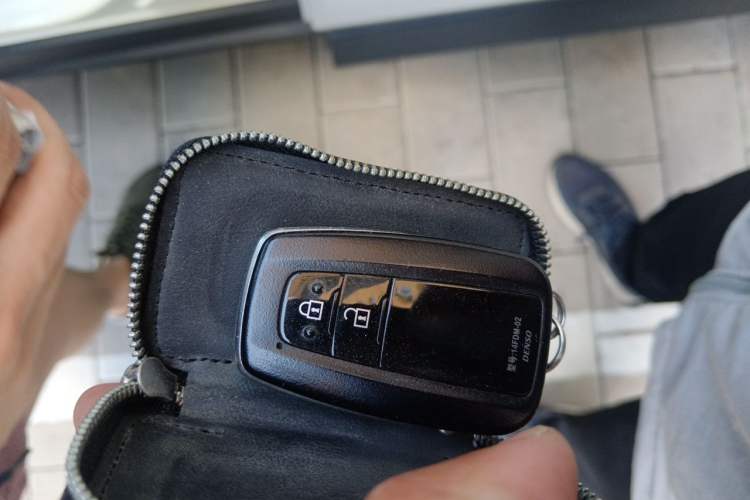 Used Toyota RAV4 2020 2.0L CVT Two-Wheel Drive Fashion Edition Vehicle Key