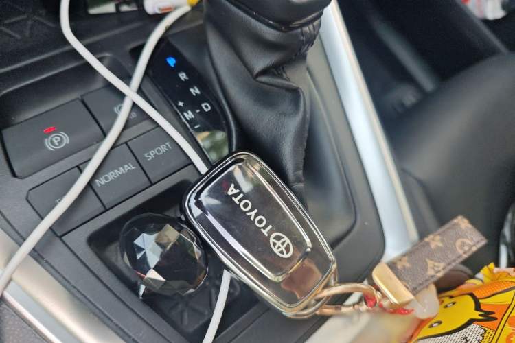 Used Toyota RAV4 2020 2.0L CVT Two-Wheel Drive Fashion PLUS Edition Vehicle Key
