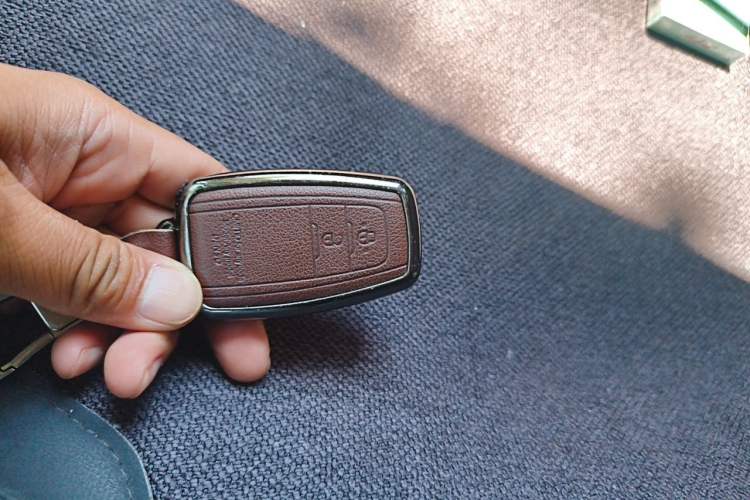 Used Toyota RAV4 2020 2.0L CVT Two-Wheel Drive Fashion PLUS Edition Vehicle Key