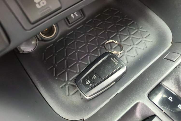 Used Toyota RAV4 2020 2.0L CVT 4x4 Style PLUS Edition Vehicle Key