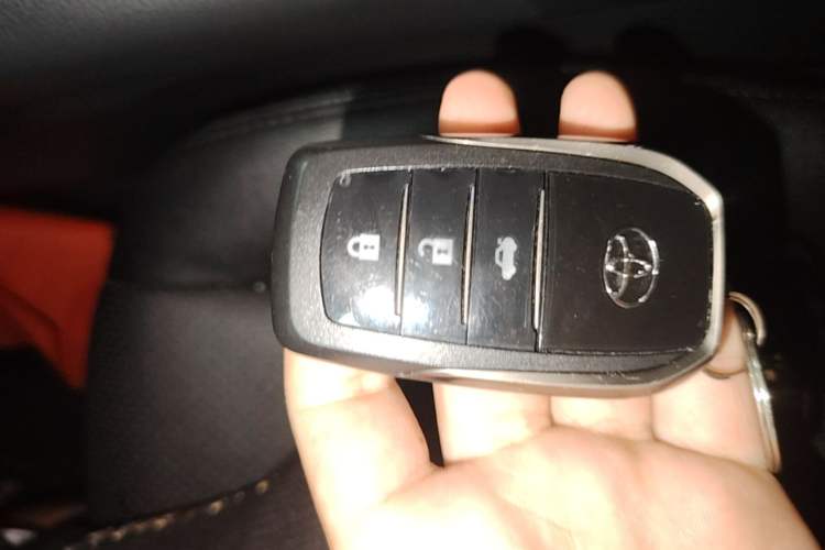Used Toyota RAV4 2020 2.0L CVT Two-Wheel Drive Urban Edition Vehicle Key