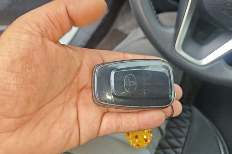 Used Toyota RAV4 2020 2.0L CVT Four-Wheel Drive Prestige Edition Vehicle Key