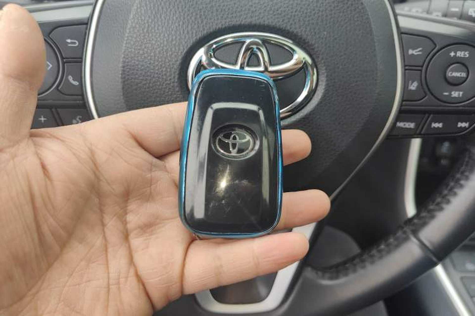 Used Toyota RAV4 2020 2.0L CVT Two-Wheel Drive Fashion PLUS Edition Vehicle Key