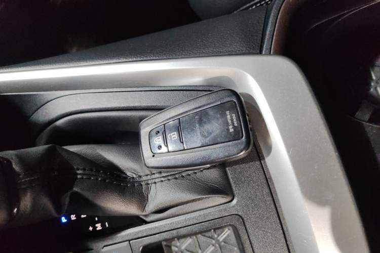 Used Toyota RAV4 2020 2.0L CVT Two-Wheel Drive Fashion PLUS Edition Vehicle Key