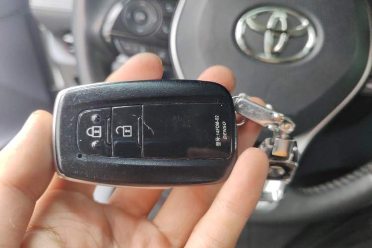 Used Toyota RAV4 2020 2.0L CVT Two-Wheel Drive Prestige Edition Vehicle Key