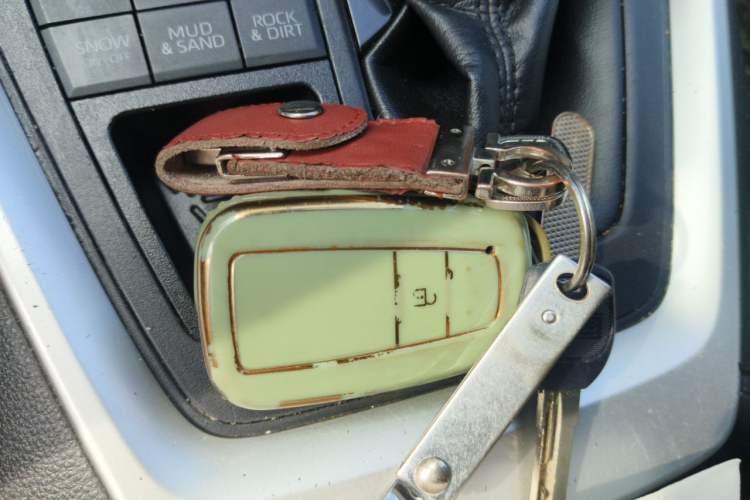 Used Toyota RAV4 2020 2.0L CVT 4x4 Trend Edition Vehicle Key