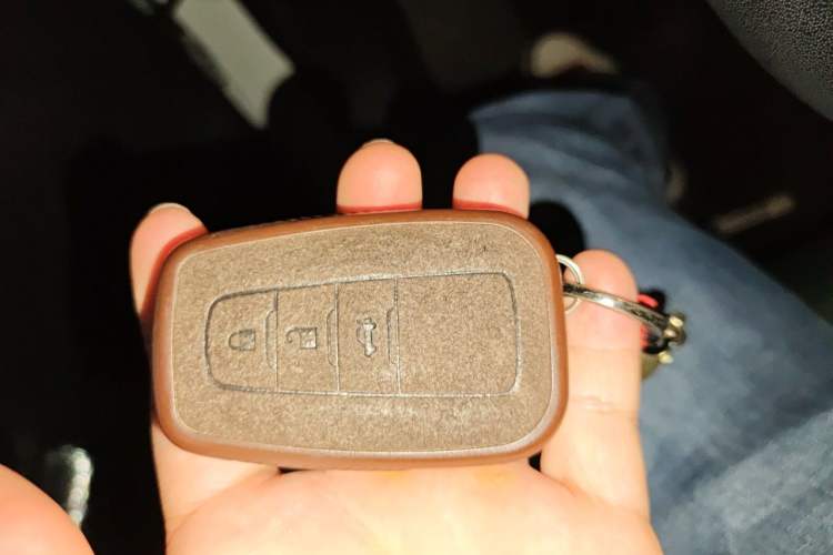Used Toyota RAV4 2020 2.0L CVT Two-Wheel Drive Fashion Edition Vehicle Key