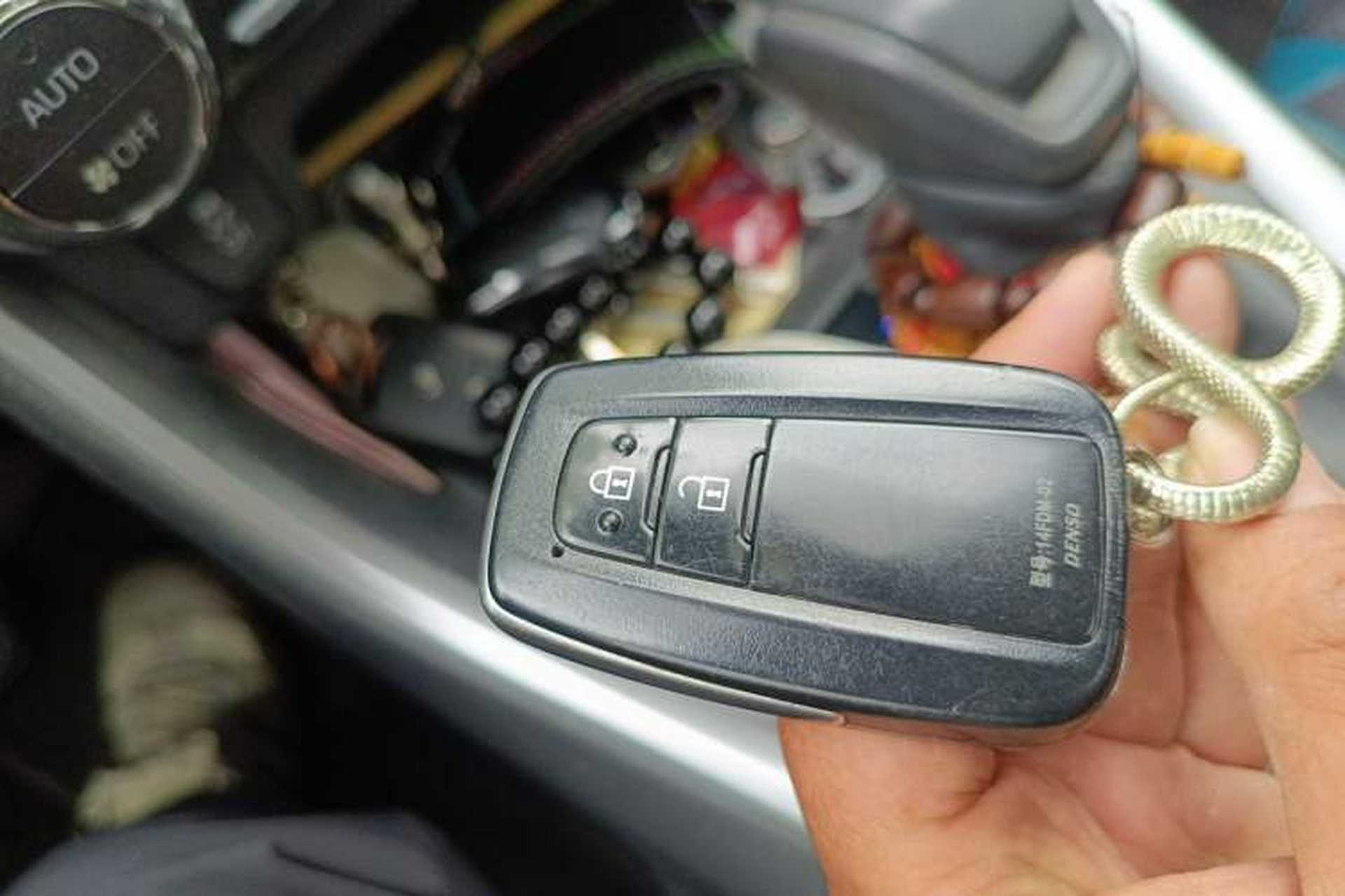 Used Toyota RAV4 2020 2.0L CVT 4x4 Trend Edition Vehicle Key