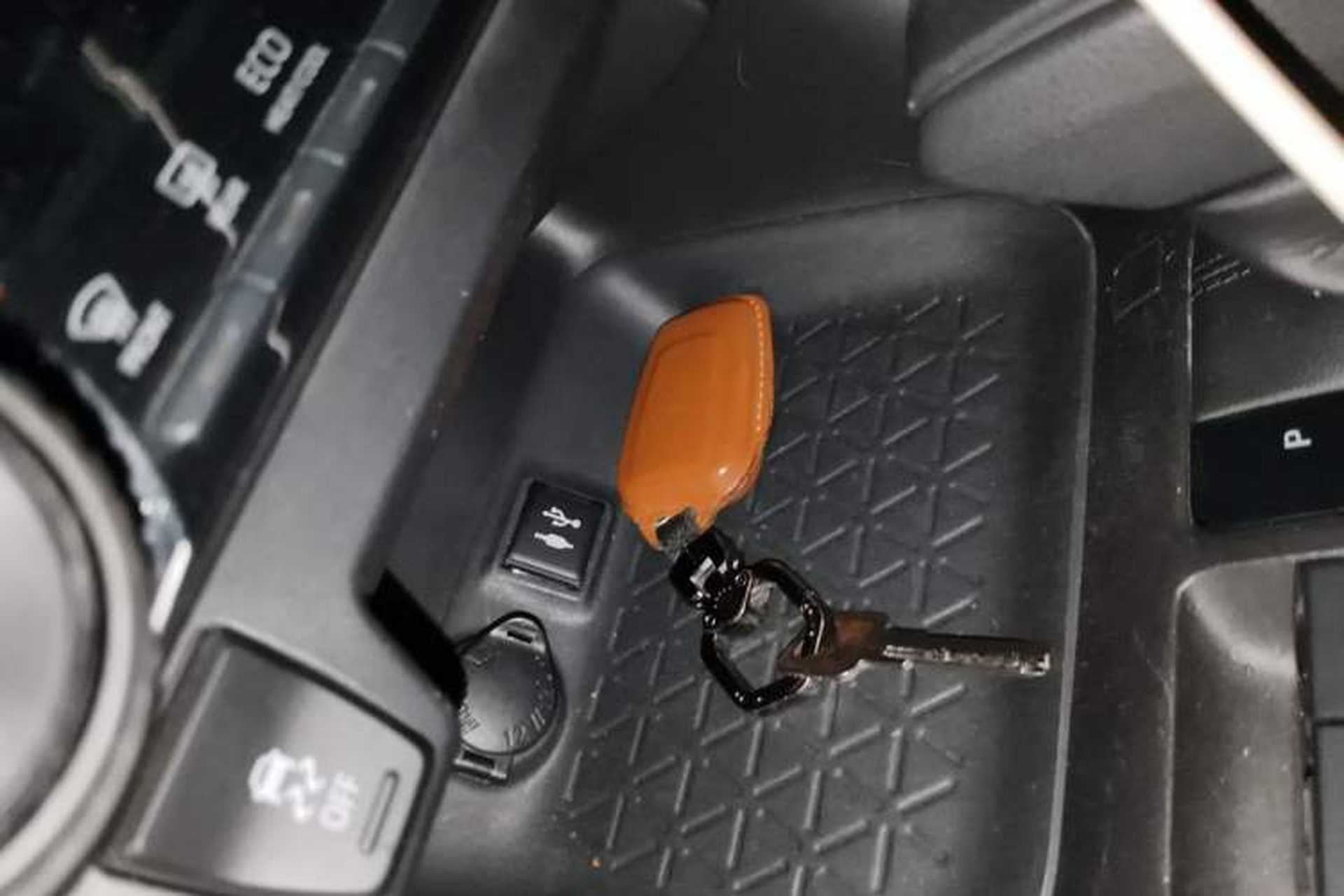 Used Toyota RAV4 2020 2.0L CVT Two-Wheel Drive Fashion PLUS Edition Vehicle Key