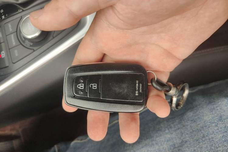 Used Toyota RAV4 2020 2.0L CVT Four-Wheel Drive Prestige Edition Vehicle Key