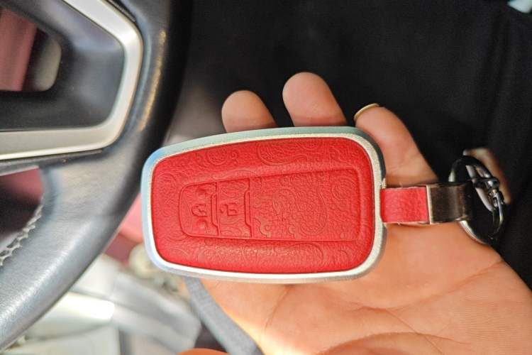 Used Toyota RAV4 2020 Dual-Engine 2.5L E-CVT Four-Wheel Drive Elite Edition Vehicle Key