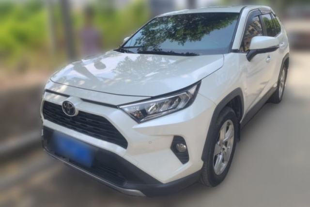 Toyota RAV4 2020 2.0L CVT 4x4 Style PLUS Edition с пробегом