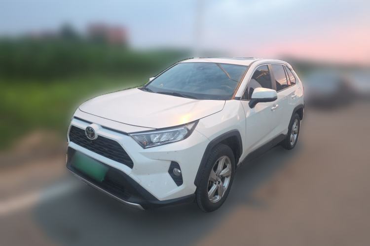 Used Toyota RAV4 2020 2.0L CVT Two-Wheel Drive Fashion Edition Guazi used car, China used car export, Used car for sale, Used Toyota cars, Cheapest cars for sale