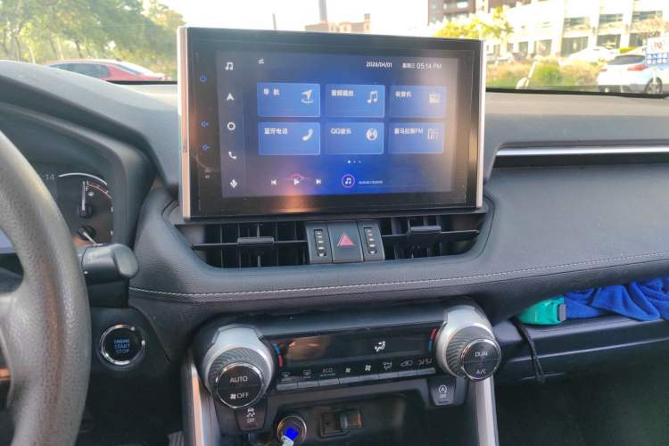 Used Toyota RAV4 2021 2.0L CVT Two-Wheel Drive Fashion Edition Audio And AC Panel