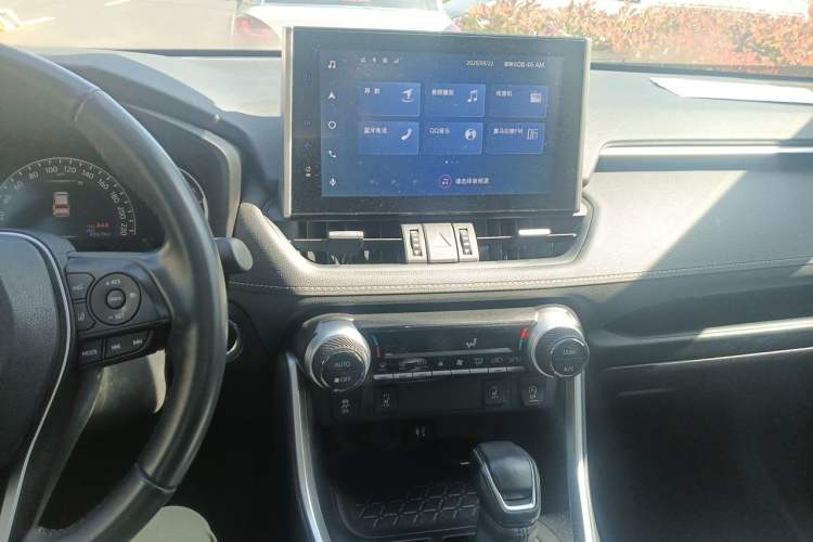 Used Toyota RAV4 2021 2.0L CVT Two-Wheel Drive Fashion PLUS Edition Audio And AC Panel