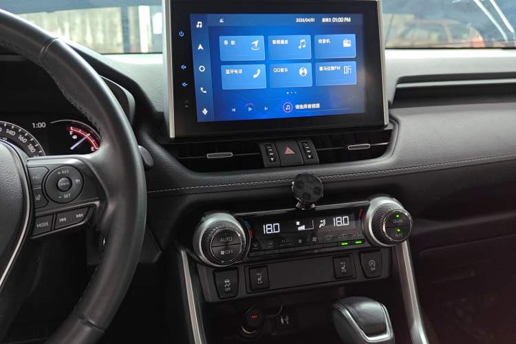 Used Toyota RAV4 2021 2.0L CVT Two-Wheel Drive Fashion PLUS Edition Audio And AC Panel
