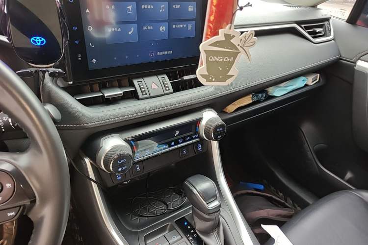 Used Toyota RAV4 2021 2.0L CVT Two-Wheel Drive Fashion PLUS Edition Audio And AC Panel