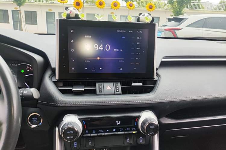Used Toyota RAV4 2021 2.0L CVT Two-Wheel Drive Fashion PLUS Edition Audio And AC Panel