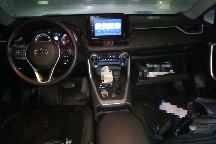 Used Toyota RAV4 2021 2.0L CVT Two-Wheel Drive Urban Edition Center Console