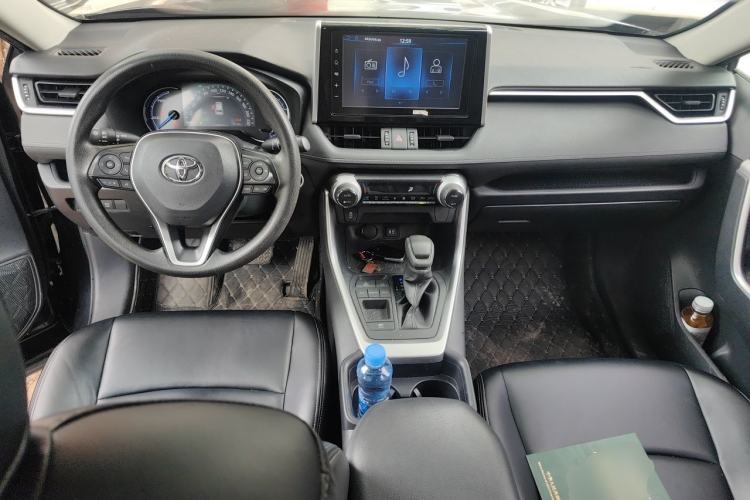 Used Toyota RAV4 2021 Dual-Engine 2.5L E-CVT Two-Wheel Drive Elite Edition Center Console